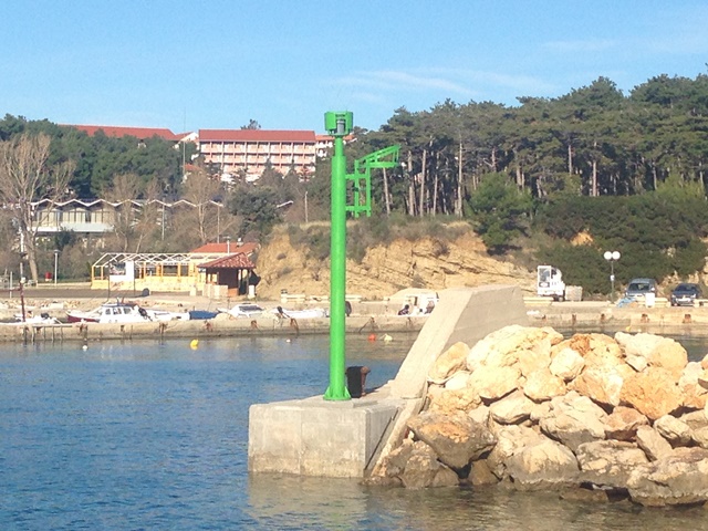 Postavljanje lučkog svjetla San Marino, glava lukobrana